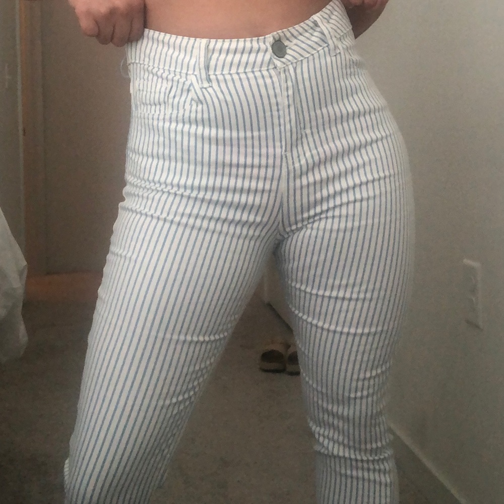 Cuidado con el perro Jeans